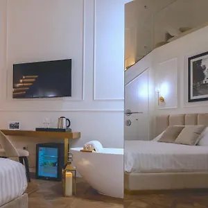 https://suites-r-q-s-duomo.it-tuscanyhotel.com